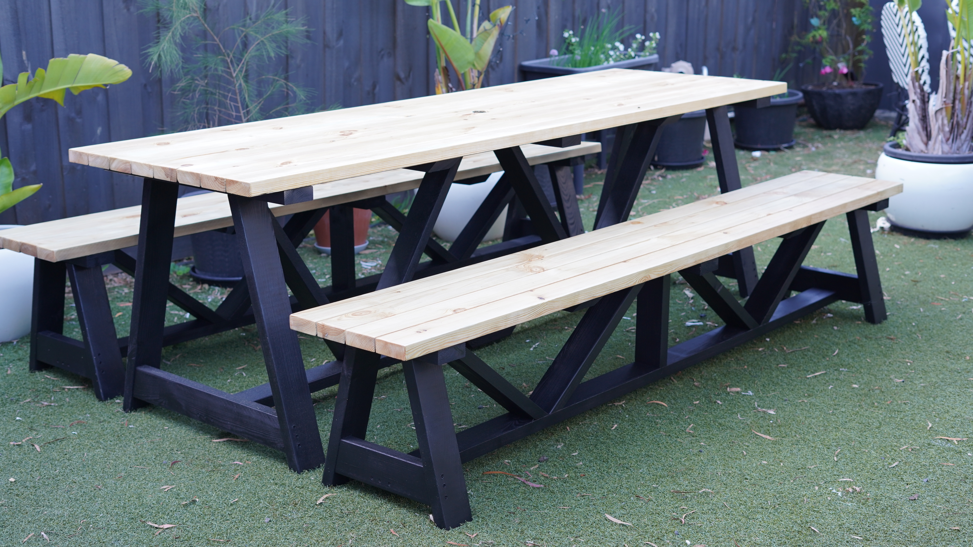 Classic Picnic Table (A)