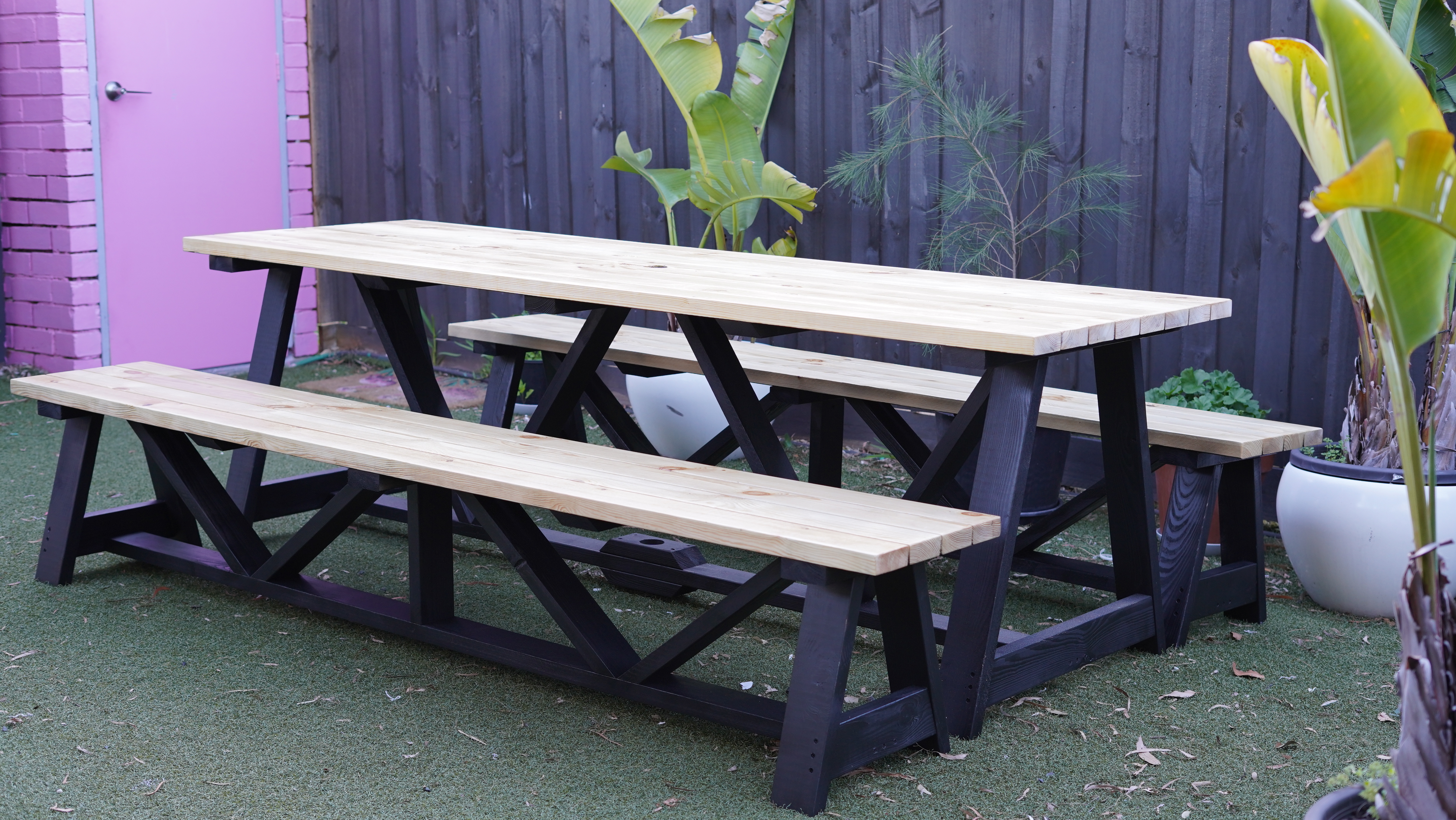VIVA Outdoor Dining Set
